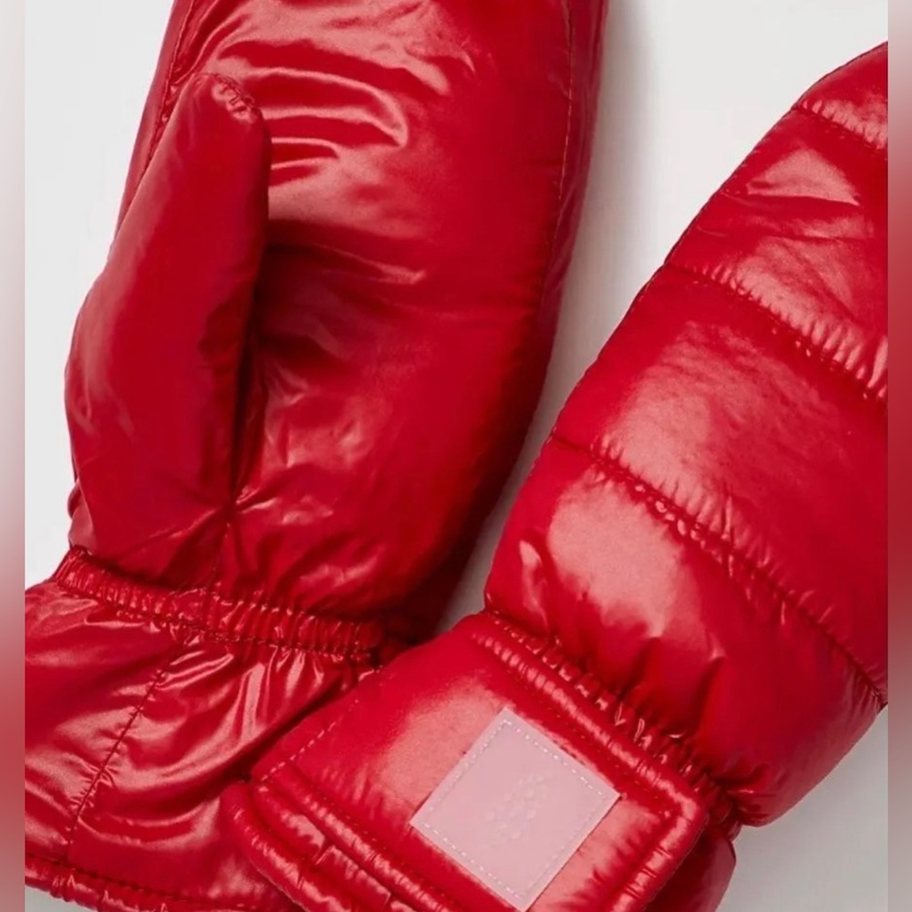 NWOT Free People Movement Show Off Puffer Mittens - Picture 2 of 4